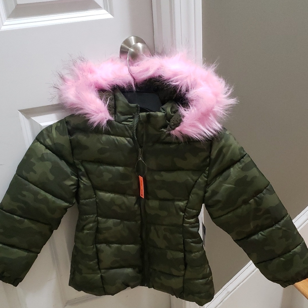 Arizona Jean Company Green Camouflage Jacket with Pink Fur Hood Size 7/8 Small